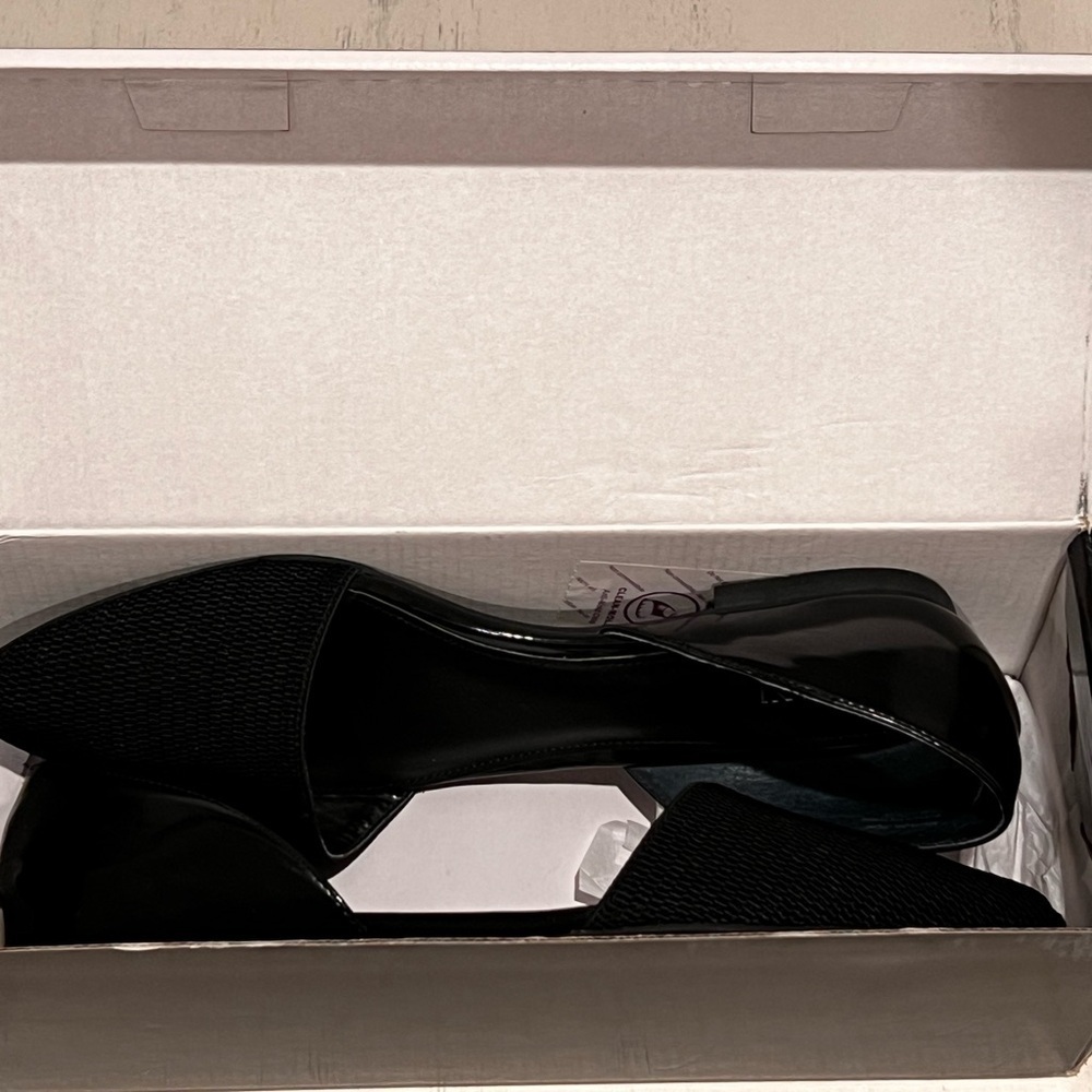Alfani Black Flats with Pointed Toe and Cut-Out Sides - Picture 9 of 9